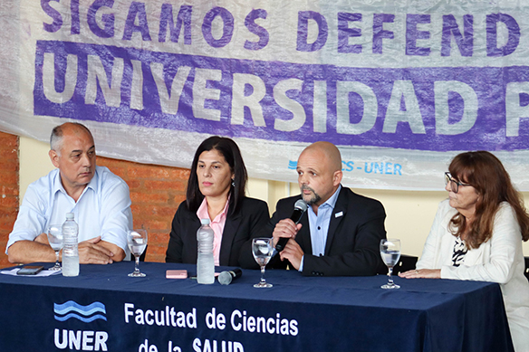Clase pública de la FCS en defensa del Sistema Universitario Nacional.