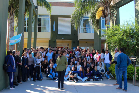 La Facultad de Ciencias de la Salud de la UNER abraza y defiende la educación pública, la ciencia y el sistema universitario nacional.